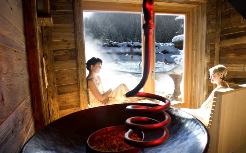 Brennstadl - eine Art Sauna - im Almwellness-Resort Tuffbad