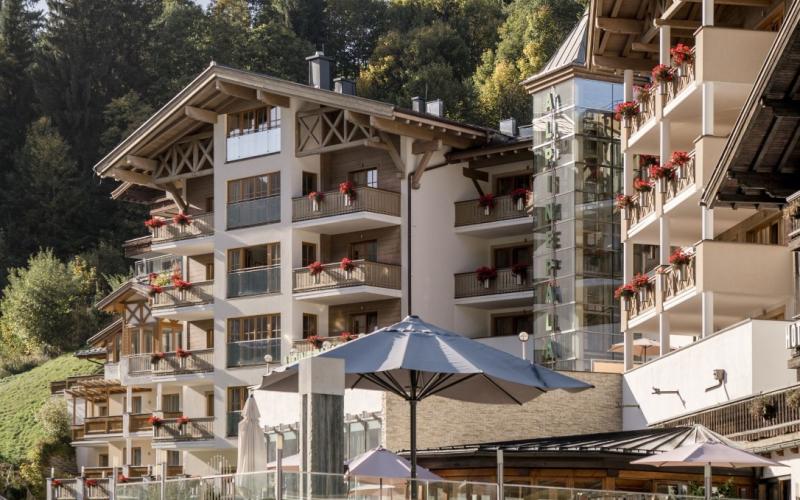 Aussenansicht des Hotels Alpine Palace