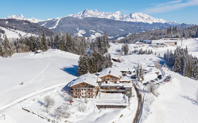 Aussenansicht des Naturhotels Edelweiss Wagrain im Winter