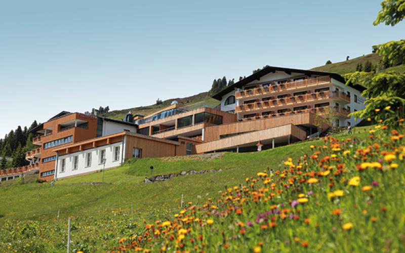 Aussenansicht vom Tal auf den Damülser Hof