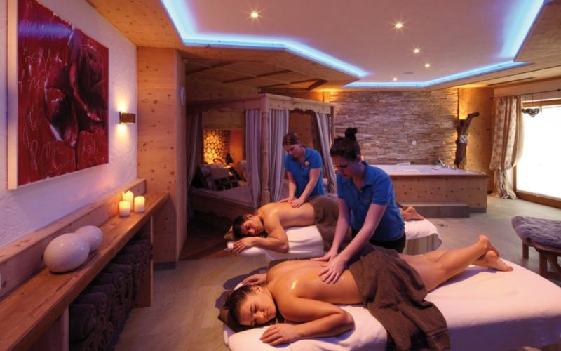 Behandlungsraum für Paar im Wellnessbereich des Verwöhnhotels Kristall