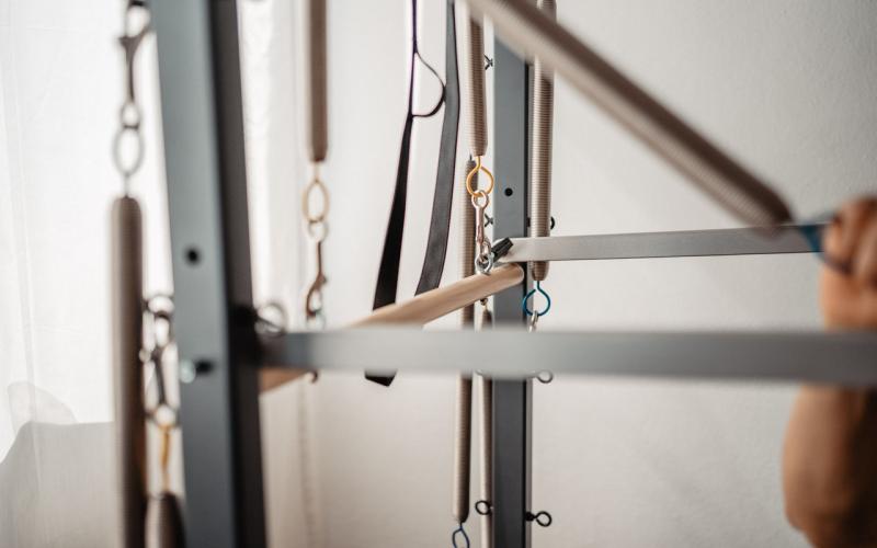 Detailansicht von Geräten im The Flou Pilates