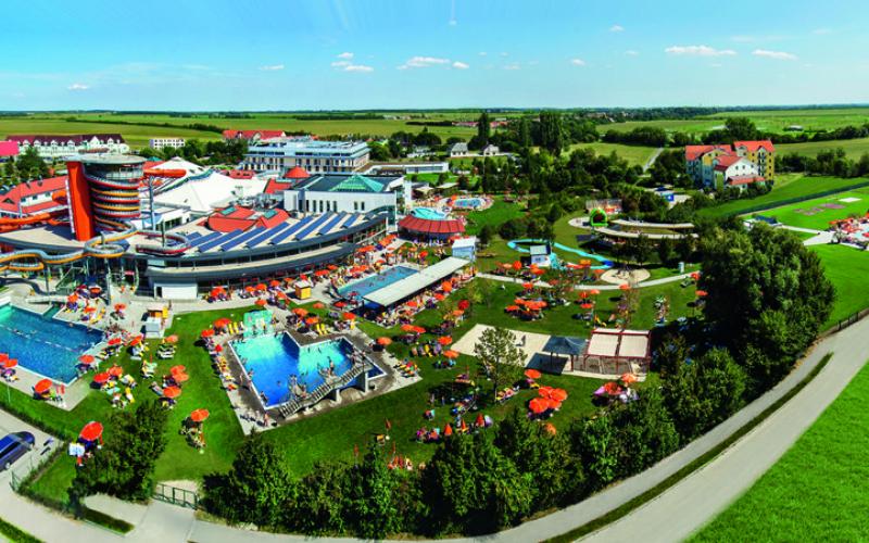 Aussenansicht Therme und Hotel Sonnenpark