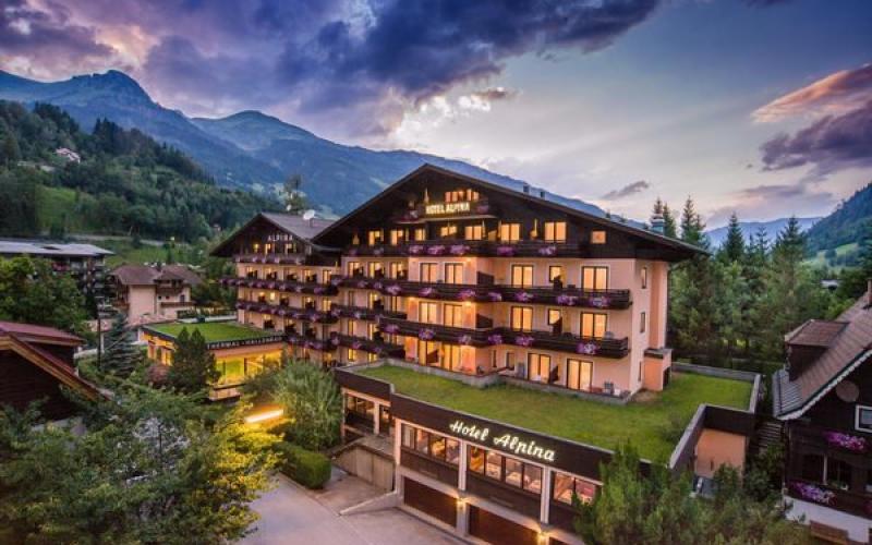 Aussenansicht des Hotels Alpina