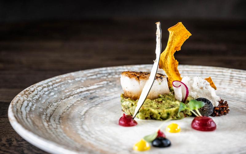 Ein schön zubereiteter Teller im Adler InnTyrol Mountain Resort