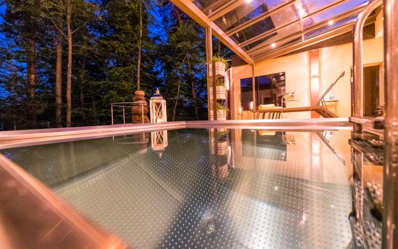 Balance Hotel Pörtschach Innenpool in Abendstimmung