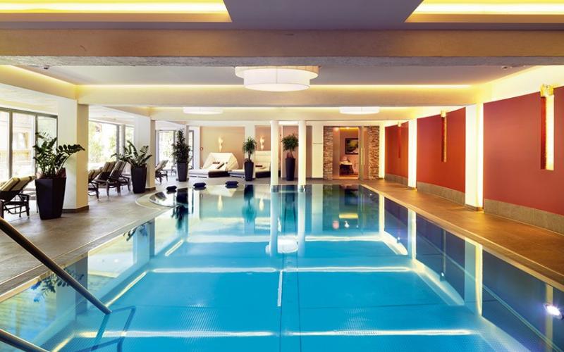 Innenpool im Aktivhotel Alpendorf