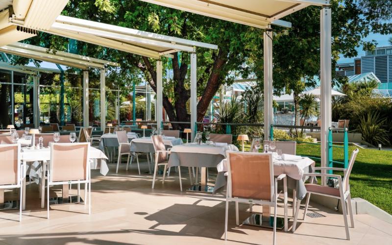 Terrasse des Restaurants im Hotel Savoy Grado