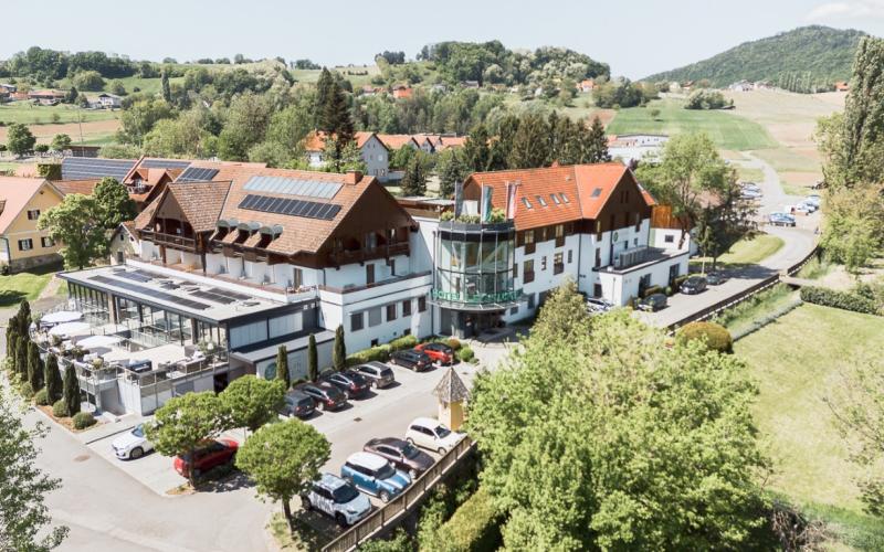 Aussenansicht des Vulkanlandhotels Legenstein