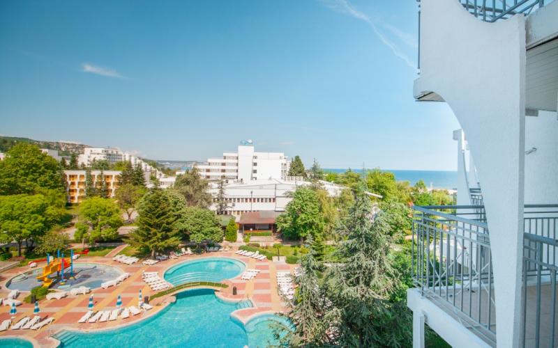 Blick auf die Pools des Laguna Garden Hotels