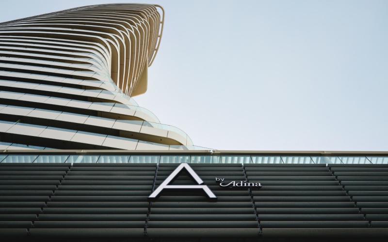 Hotel A by Adina Aussenansicht - Hochhaus mit 46 Stockwerke