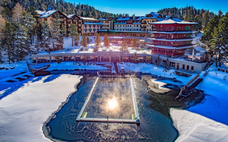 Aussenansicht des Hotels Hochschober im Winter