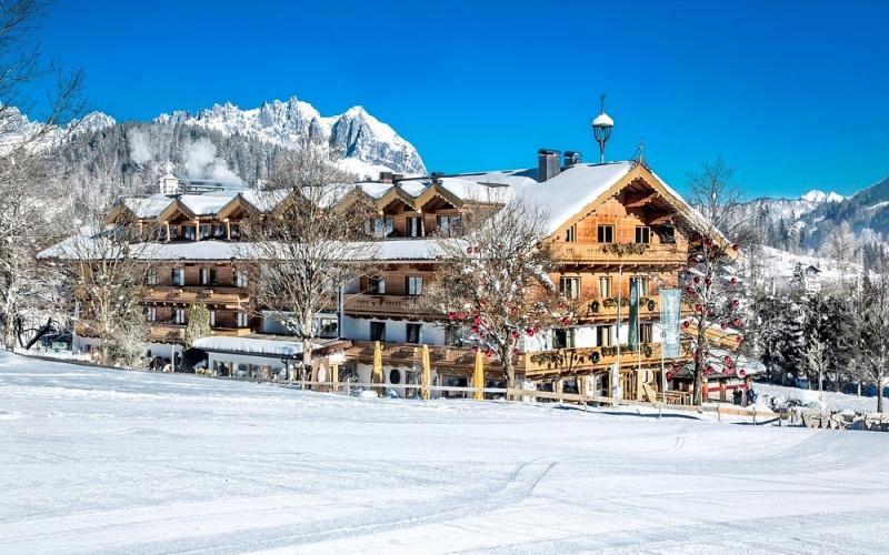 Aussenansicht im Winter des Rasmushofes in Kitzbühel