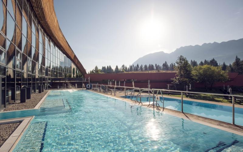 Thermenbecken Aussen der Grimming Therme