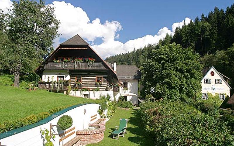 Blick auf das Haupthaus des Landgasthofes Neugebauer