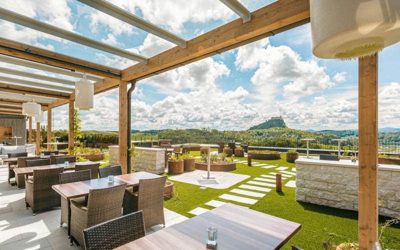 Terrasse in der Mittagssonne im Genusshotel Riegersburg