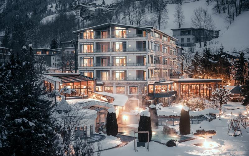 Aussenansicht des Wellnesshotels Sendlhofer´s im Winter