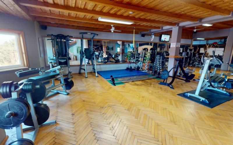 Kraftgerät im Fitnessstudio Moving in Wimpassing