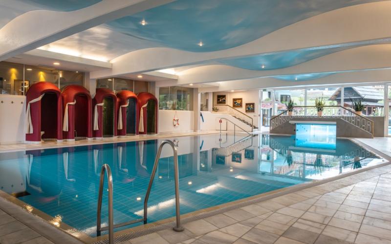 Innenbecken des Thermenhotels Pulverer