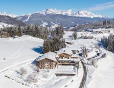 Aussenansicht des Naturhotels Edelweiss Wagrain im Winter