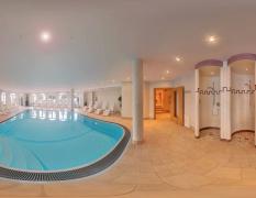 Innenpool im Hotel Das Schlössl