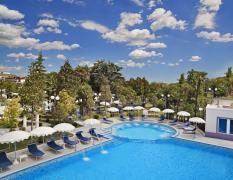 Der große Pool im Aussenbereich des Grand Hotels Trieste und Victoria