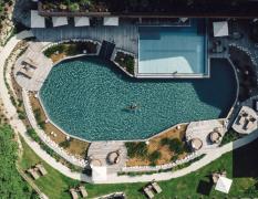 Pool im Böglerhof aus der Vogelperspektive