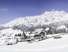 Aussenansicht im Winter des Hotels Übergossene Alm