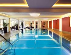 Innenpool im Aktivhotel Alpendorf