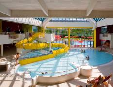 Wasserrutsche und Kinderbecken in der Therme Lutzmannsburg