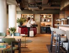 Hotel A by Adina - Restaurant Lotties und Empfang