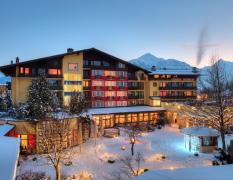 Aussenansicht im Winter des Hotels Latini