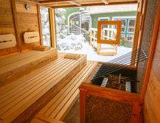 Sauna mit Aussicht in die Natur im Hotel Zum Ritter im Tannheimer Tal