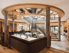 Blick in den Restaurantbereich im Hotel miaflor