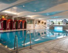 Innenbecken des Thermenhotels Pulverer