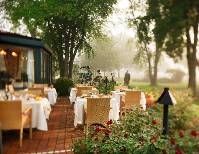 Terrasse im Wintergarten des Romantik Hotels im Park