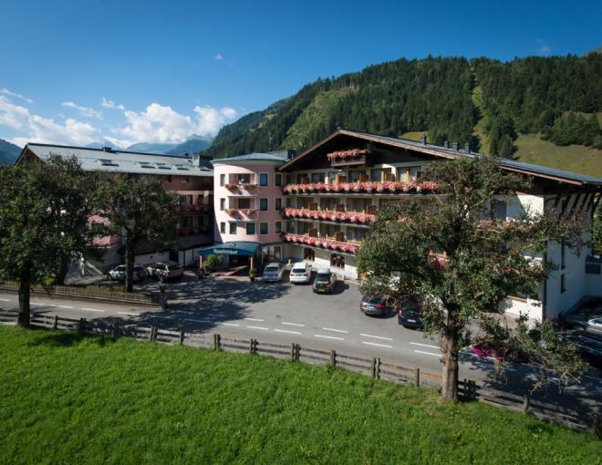 Aussenansicht des Hotels Rauriserhof