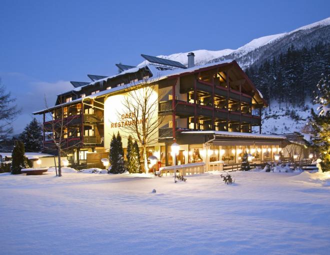 Aussenansicht des Kulinarik und Genießerhotels Alpin im Winter