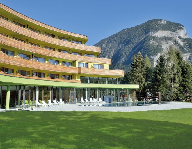 Aussenansicht imt Aussenschwimmbecken im DAS SIEBEN