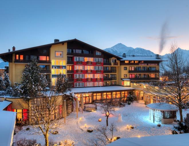 Aussenansicht im Winter des Hotels Latini