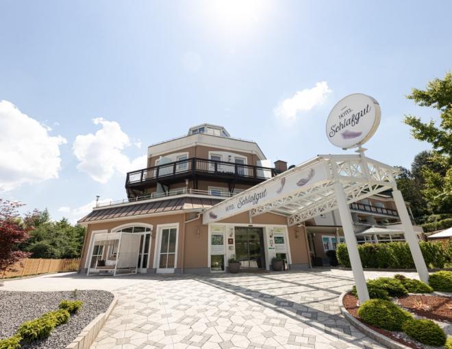 Aussenansicht des Hotels Traumvogel