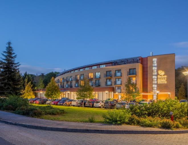 Aussenansicht im Garten des Hotel Fagus