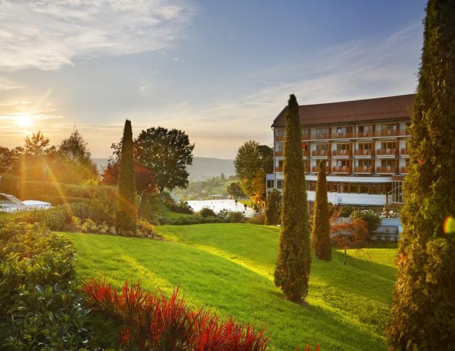 Aussenansicht des Hotel und Spa Der Steirerhof im Herbst