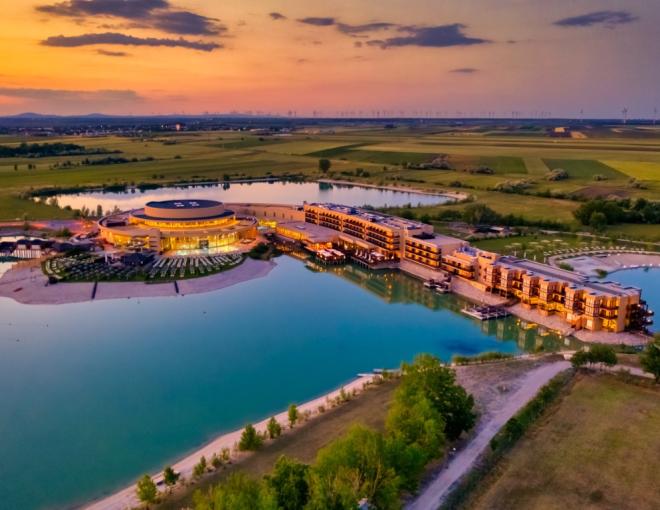 Luftbild der St. Martins Therme und Lodge